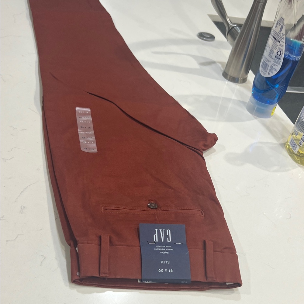 GAP Men's Slim Fit Chinos - Deep Red